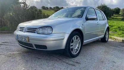 Cinzento Usado 2001 VW Golf IV Citadino | € 2.250 (Preço justo)