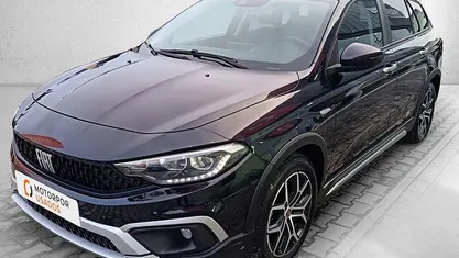 Preto Usado 2023 Fiat Tipo Cross Carrinha | € 17.200 (Preço justo)