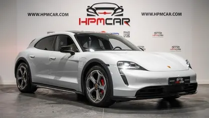 Usado Porsche Taycan 419 kW (571 HP) 2022 Cinzento Sedan