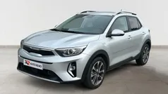 Cinza Usado 2024 Kia Stonic SUV | € 16.900 (Preço justo)