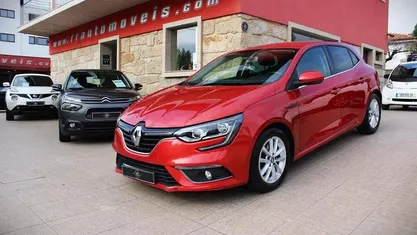 Usado Renault Mégane IV Initiale Paris 132 HP (97 kW) 2017 Vermelho