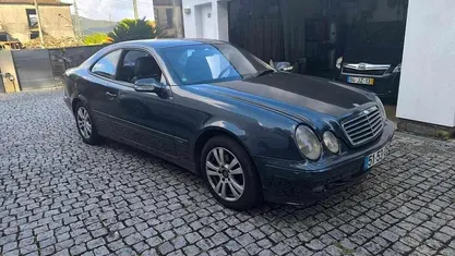 Usado Mercedes CLK200 192 HP (141 kW) 2000 Azul Coupé
