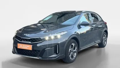 Cinza Usado 2024 Kia XCeed SUV | € 19.417 (Bom preço)