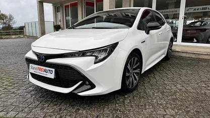 Branco Usado 2021 Toyota Corolla Comfort | € 19.990 (Preço justo)