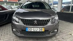 Cinzento Usado 2018 Peugeot 2008 SUV | € 10.900 (Preço justo)