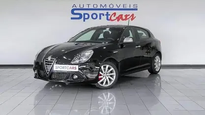 Usado Alfa Romeo Giulietta Exclusive 105 HP (77 kW) 2014 Preto Citadino