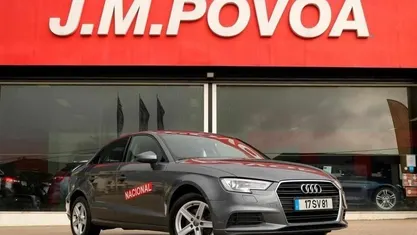 Usado Audi A3 Design 110 HP (80 kW) 2017 Cinzento escuro Sedan