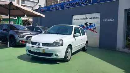 Usado Renault Clio II 65 HP (47 kW) 2003