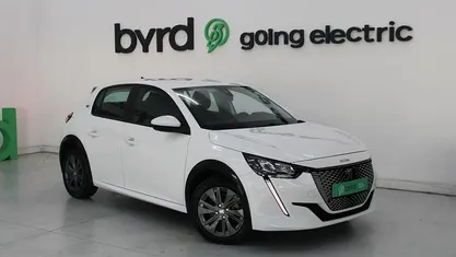 Usado 2021 Peugeot e-208 Active Citadino | € 16.900 (Preço justo)
