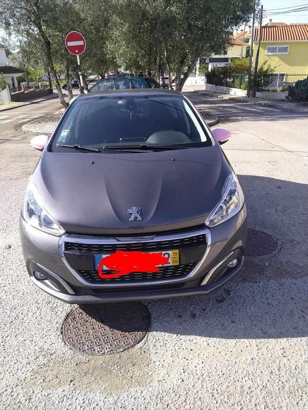 Usado Peugeot 208 82 HP (60 kW) 2019 Cinzento Citadino