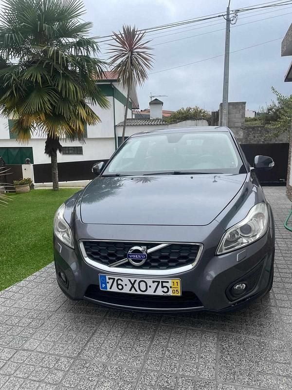 Cinzento Usado 2011 Volvo C30 Citadino | € 6.000 (Super Preço) - Imagem 1/4