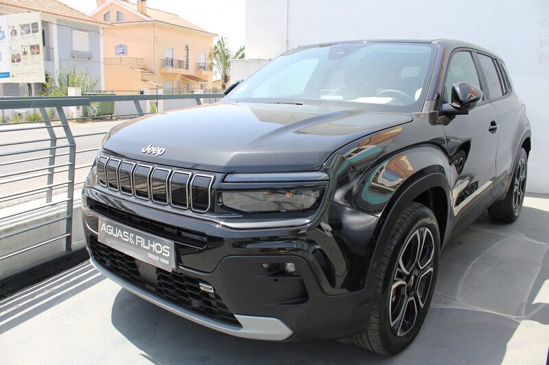Cinza Usado 2024 Jeep Avenger Summit SUV | € 25.990 (Preço justo) - Imagem 1/4