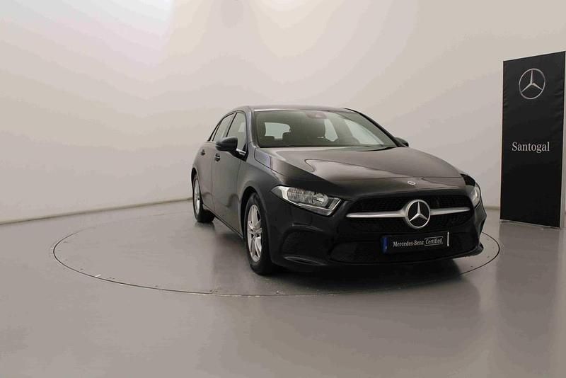 Preto Usado 2020 Mercedes A180 Style Citadino | € 27.990 (Preço justo) - Imagem 1/4