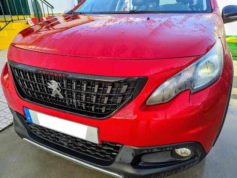 Usado Peugeot 2008 110 HP (80 kW) 2016 Vermelho SUV