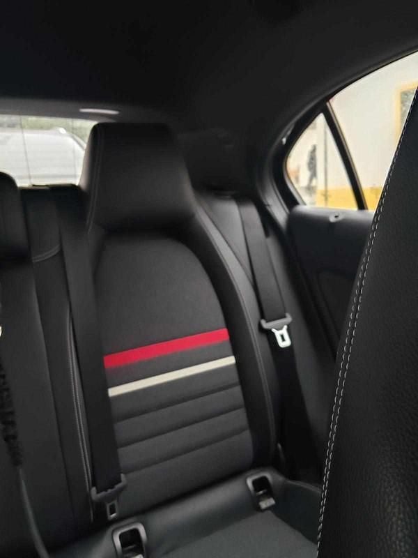 Usado Mercedes A160 90 HP (66 kW) 2014 Preto Citadino