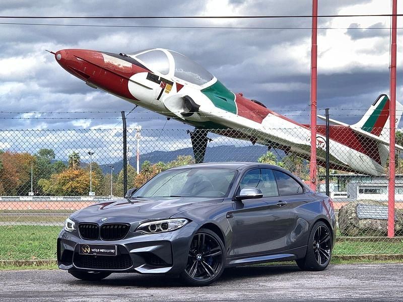 Cinza Usado 2017 BMW M2 Coupé | € 46.000 - Imagem 1/4
