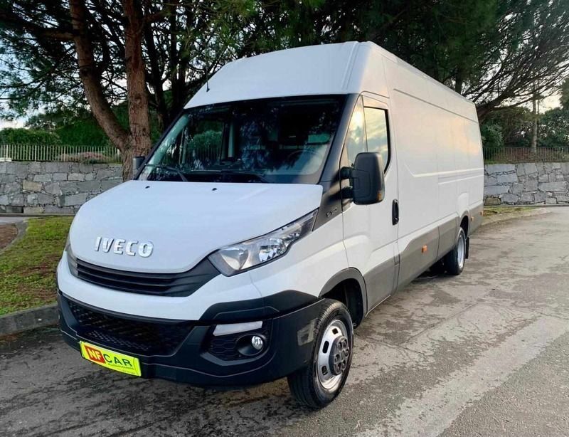 Branco Usado 2019 Iveco Daily | € 32.500 (Preço elevado) - Imagem 1/4