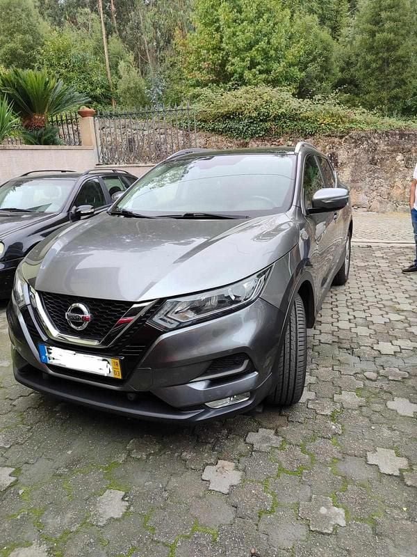 Cinzento Usado 2018 Nissan Qashqai SUV | € 17.500 (Bom preço) - Imagem 1/4