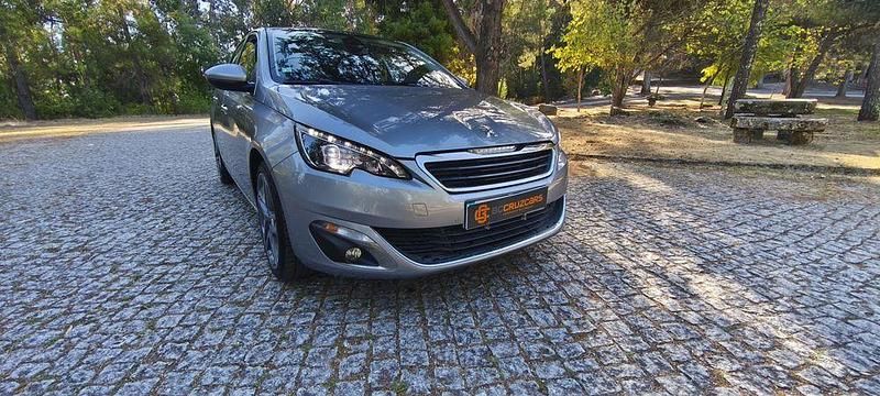 Usado Peugeot 308 Allure 115 HP (84 kW) 2015 Sedan