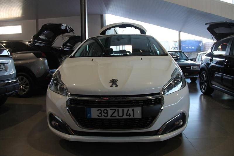 Branco Usado 2020 Peugeot 208 Citadino | € 13.000 (Bom preço) - Imagem 1/4