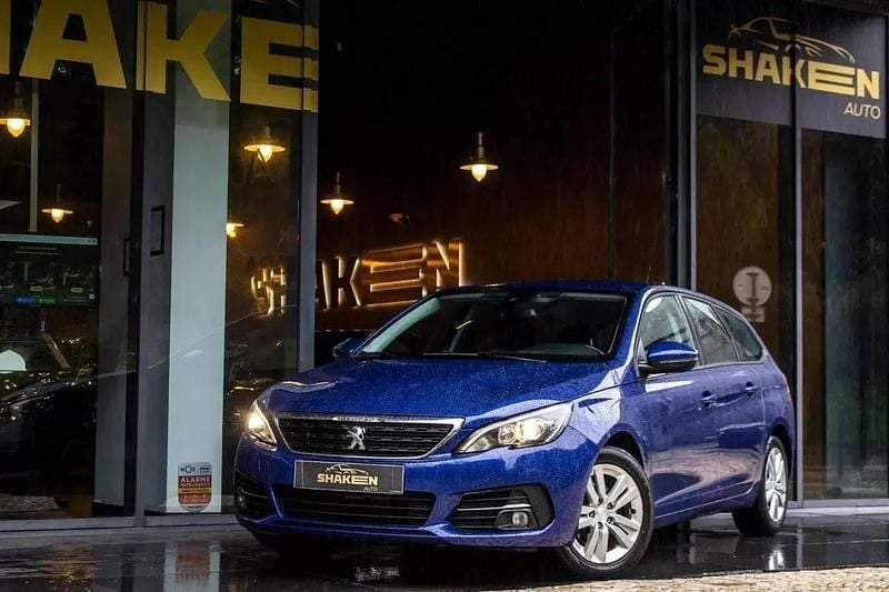Usado Peugeot 308 SW Active 130 HP (95 kW) 2019 Azul escuro Carrinha