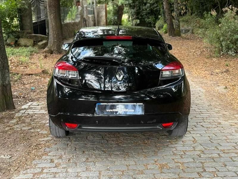 Usado Renault Mégane III 110 HP (80 kW) 2012 Preto Coupé