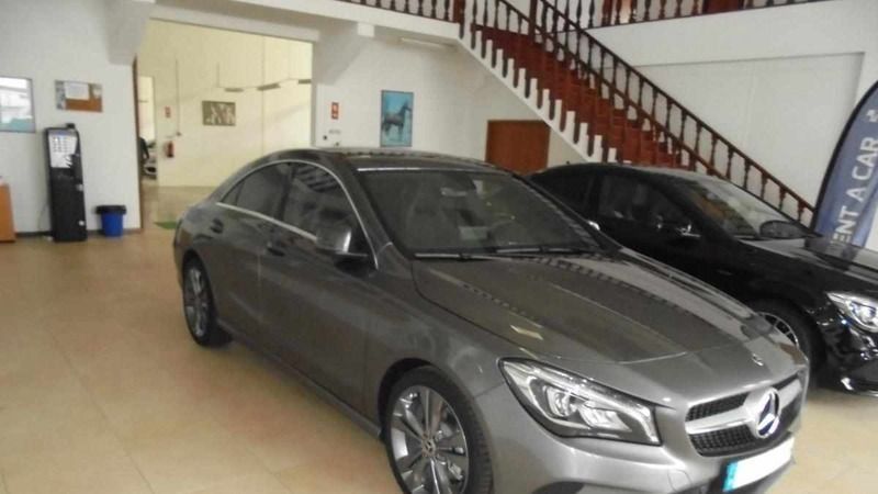 Outra Usado 2018 Mercedes CLA180 Sedan | € 24.950 - Imagem 1/4