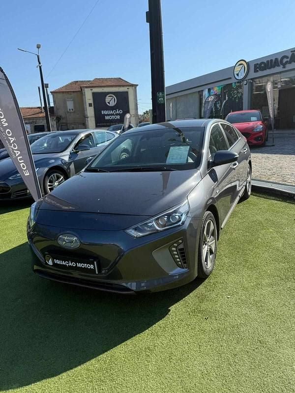 Cinzento Usado 2019 Hyundai Ioniq Sedan | € 14.900 (Preço justo) - Imagem 1/4