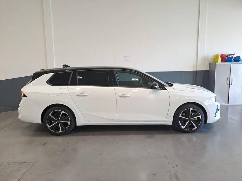 Usado Opel Astra 136 HP (100 kW) 2025 Branco Carrinha