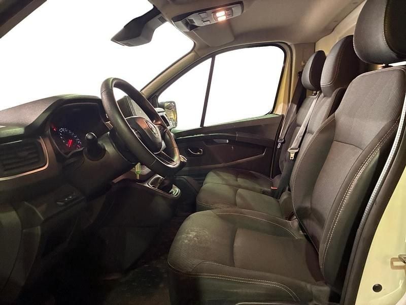 Usado Renault Trafic 130 HP (95 kW) 2022 Branco Monovolume