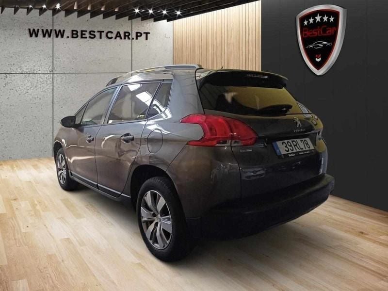 Usado Peugeot 2008 82 HP (60 kW) 2016 Cinzento SUV