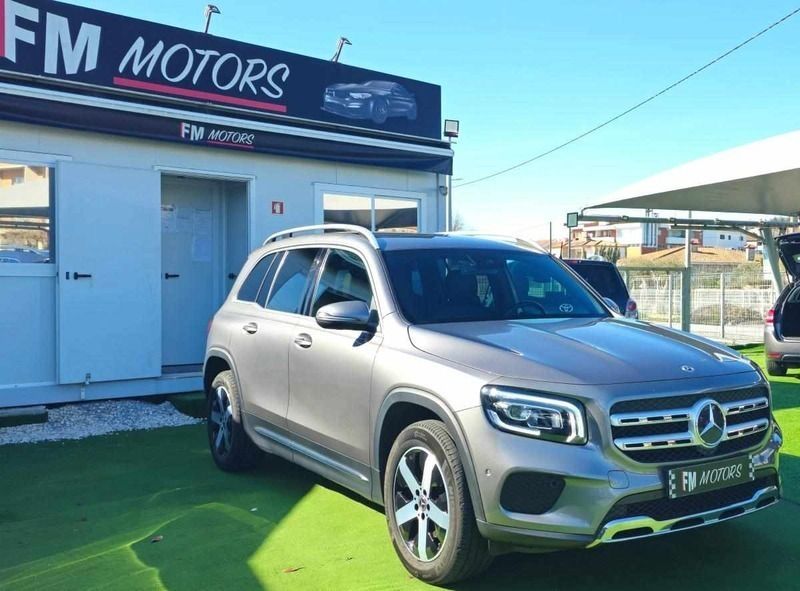 Cinzento Usado 2020 Mercedes GLB180 SUV | € 35.850 (Preço justo) - Imagem 1/4