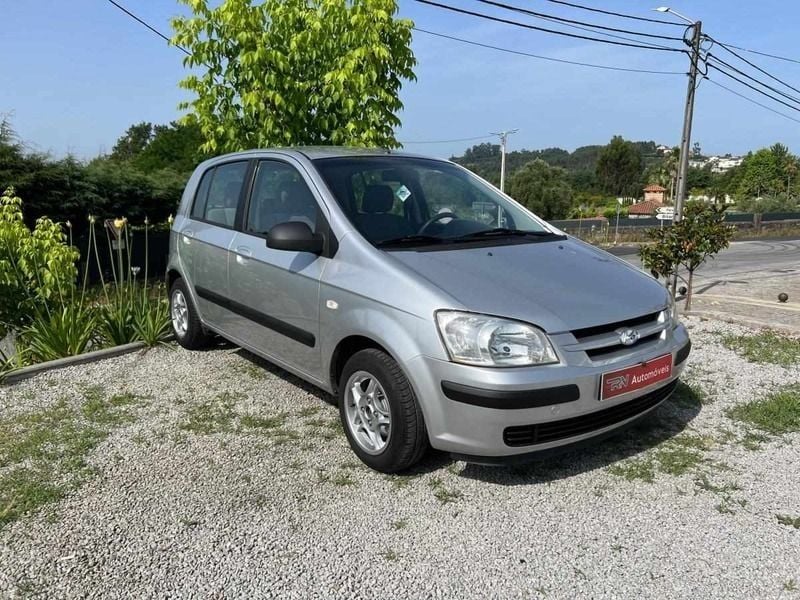 Cinzento Usado 2004 Hyundai Getz Citadino | € 3.900 - Imagem 1/4