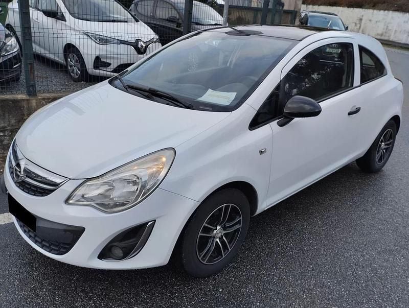 Usado Opel Corsa 75 HP (55 kW) 2011 Branco Citadino
