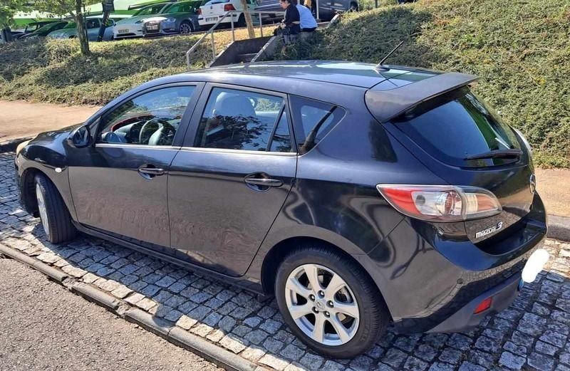 Preto Usado 2010 Mazda 3 Citadino | € 5.500 (Bom preço) - Imagem 1/4