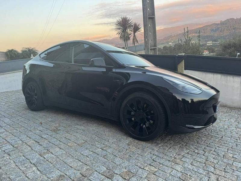 Preto Usado 2022 Tesla Model Y SUV | € 33.900 (Preço justo) - Imagem 1/3