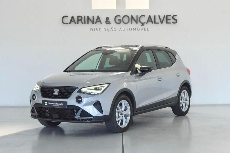 Usado Seat Arona FR 110 HP (80 kW) 2021 Cinza prata SUV