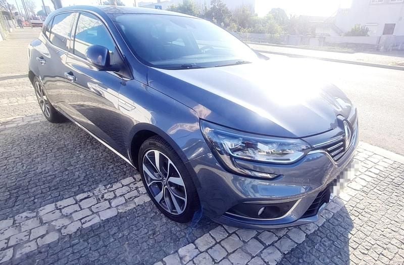 Usado Renault Mégane III Intens 130 HP (95 kW) 2016 Cinza