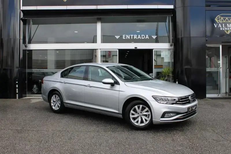 Cinzento Usado 2021 VW Passat Elegance Sedan | € 23.900 (Preço justo) - Imagem 1/4