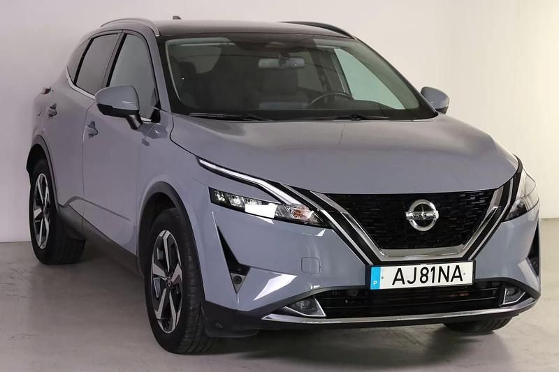 Usado Nissan Qashqai N-Connecta 140 HP (102 kW) 2021 Cinza escuro SUV