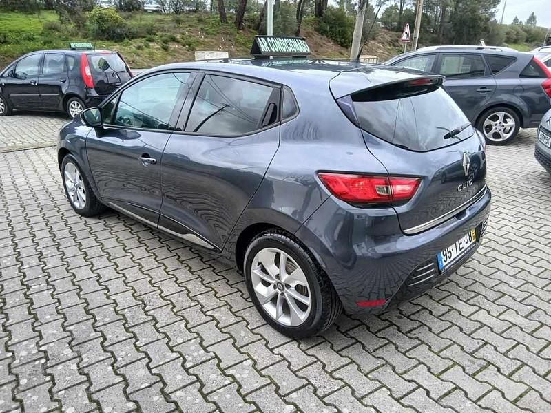 Usado Renault Clio IV 90 HP (66 kW) 2017 Cinzento Citadino
