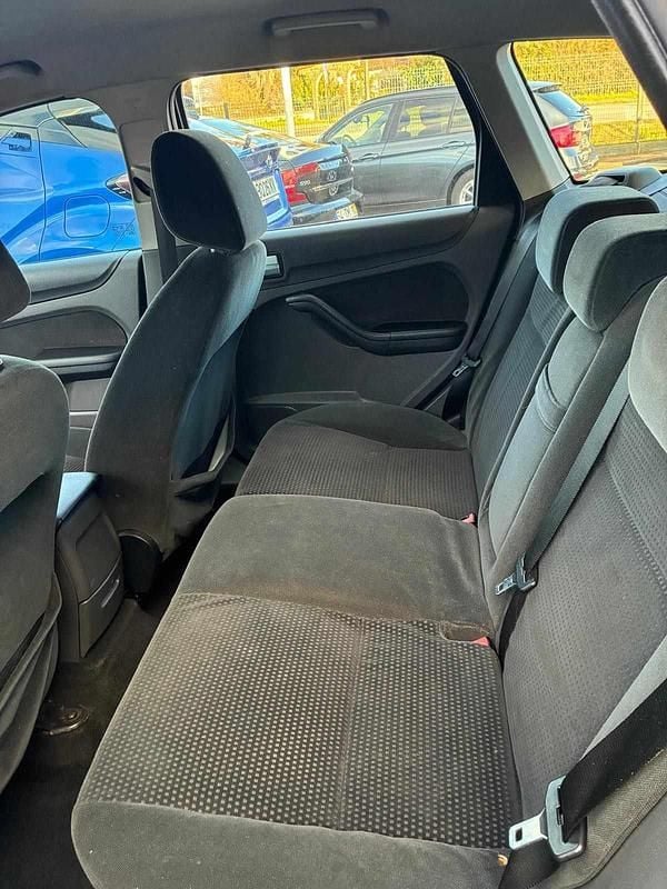 Usado Ford Focus 109 HP (80 kW) 2005 Cinza Carrinha