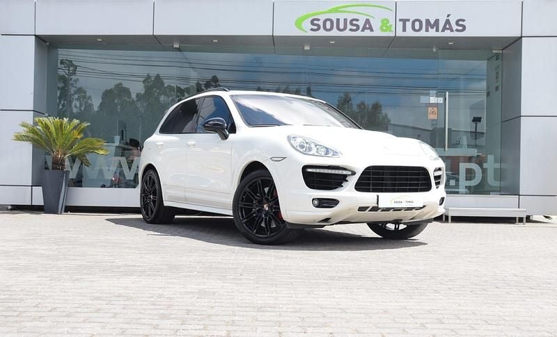 Branco Usado 2011 Porsche Cayenne Turbo SUV | € 34.900 - Imagem 1/4
