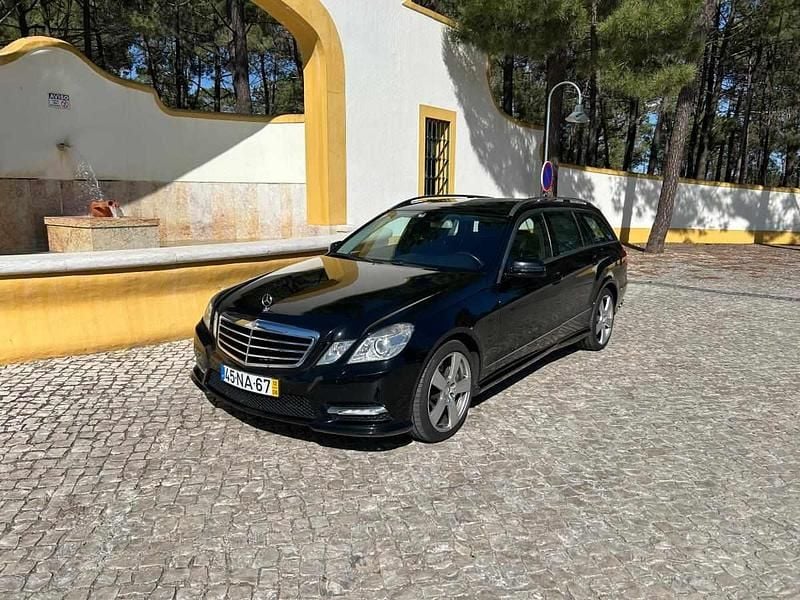 Preto Usado 2012 Mercedes E350 Carrinha | € 18.950 - Imagem 1/4
