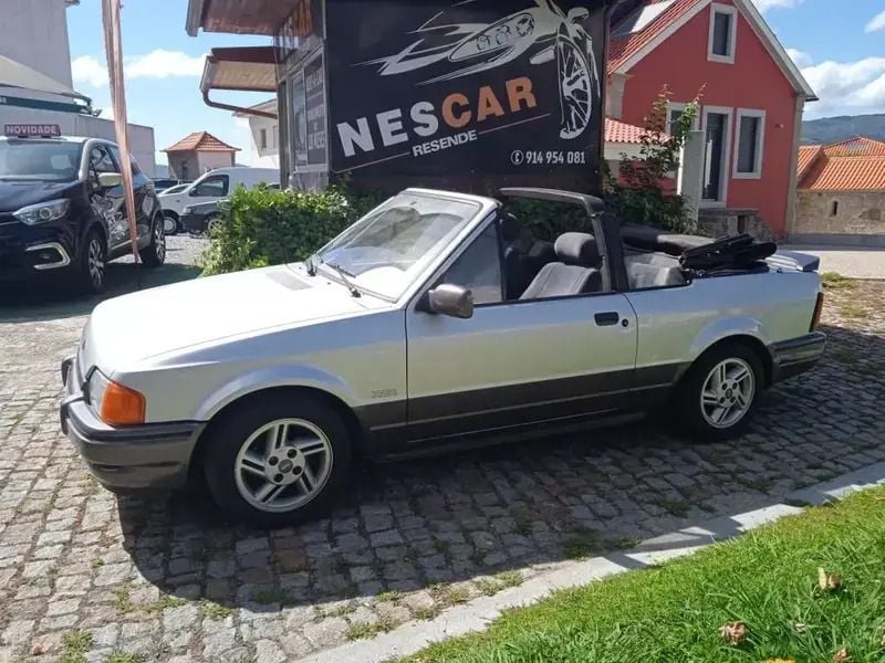 Cinzento Usado 1988 Ford Escort Cabriolet Cabrios | € 7.500 - Imagem 1/4
