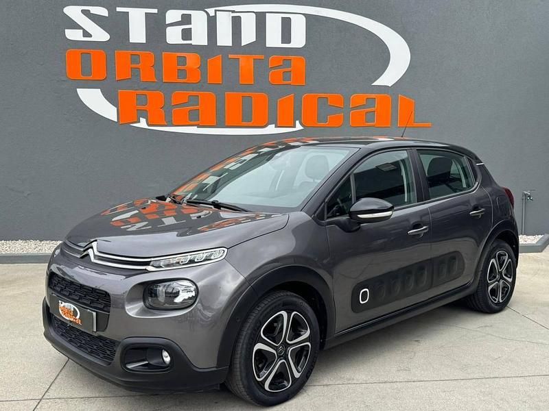 Cinza Usado 2020 Citroën C3 PureTech Citadino | € 13.750 (Preço justo) - Imagem 1/4
