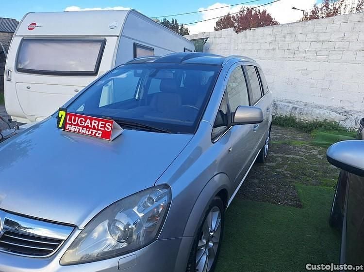 Cinza Usado 2010 Opel Zafira Eco Monovolume | € 5.780 - Imagem 1/1