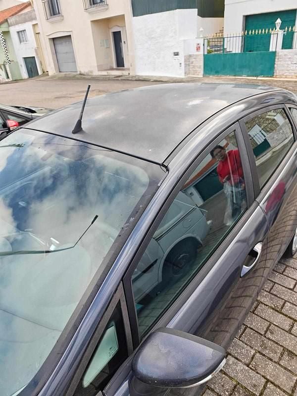 Usado Ford Fiesta 68 HP (50 kW) 2010 Cinzento Citadino