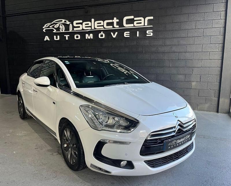 Branco Usado 2013 DS Automobiles DS5 Sport Chic Citadino | € 9.950 (Preço justo) - Imagem 1/4