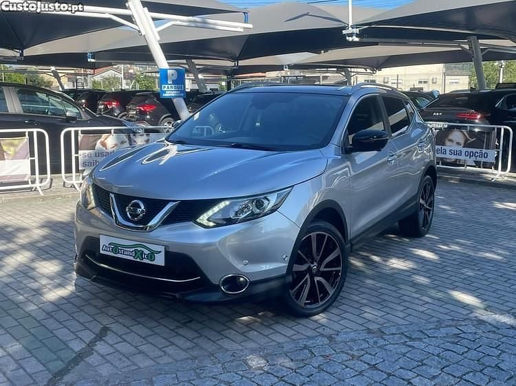 Cinza Usado 2017 Nissan Qashqai Premium Edition SUV | € 18.990 (Preço justo) - Imagem 1/1